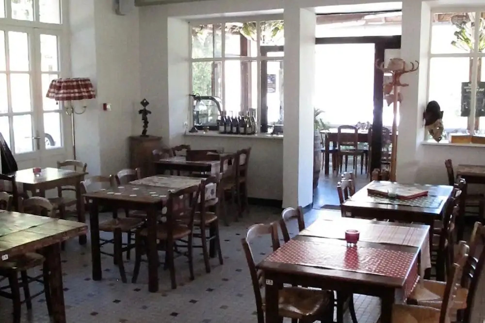 Hôtel-Restaurant Le Parisien
