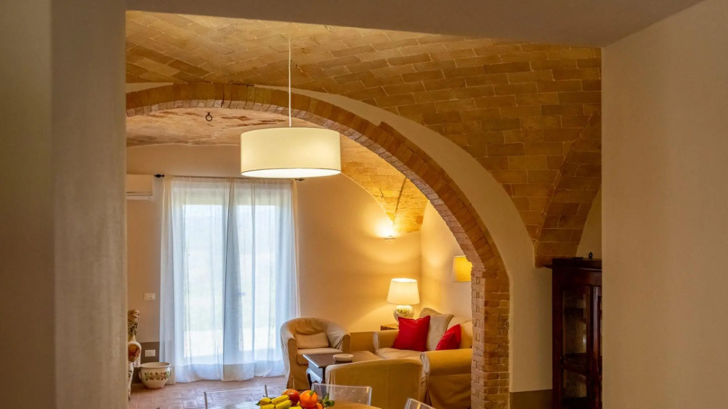 Thermal water and relaxation in Val D'Orcia-Podere La Piscina