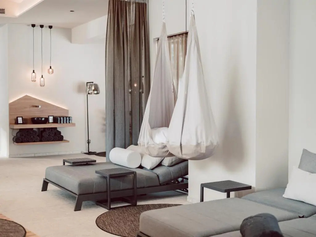 JoAnn suites & apart