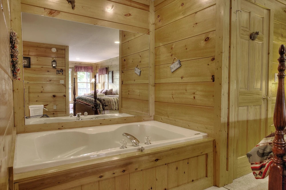The Nutty Nook  287 - Two Bedroom Cabin