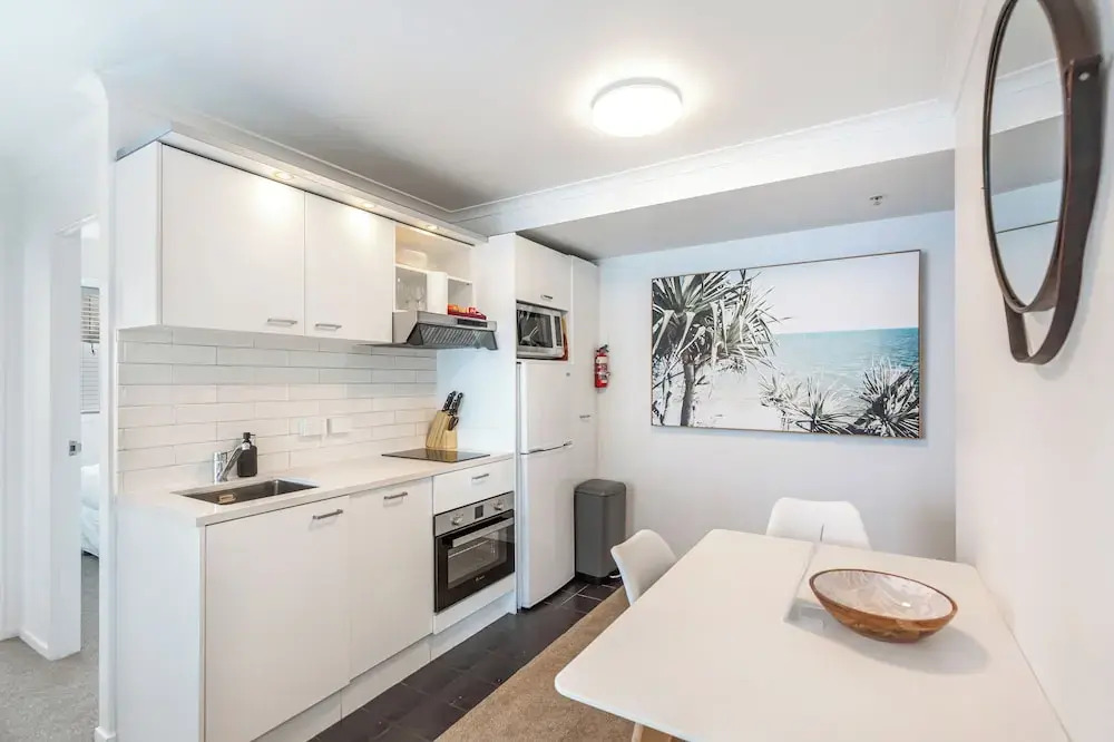Central 3BR Full Kitchen & Amenities Zodiak Stays