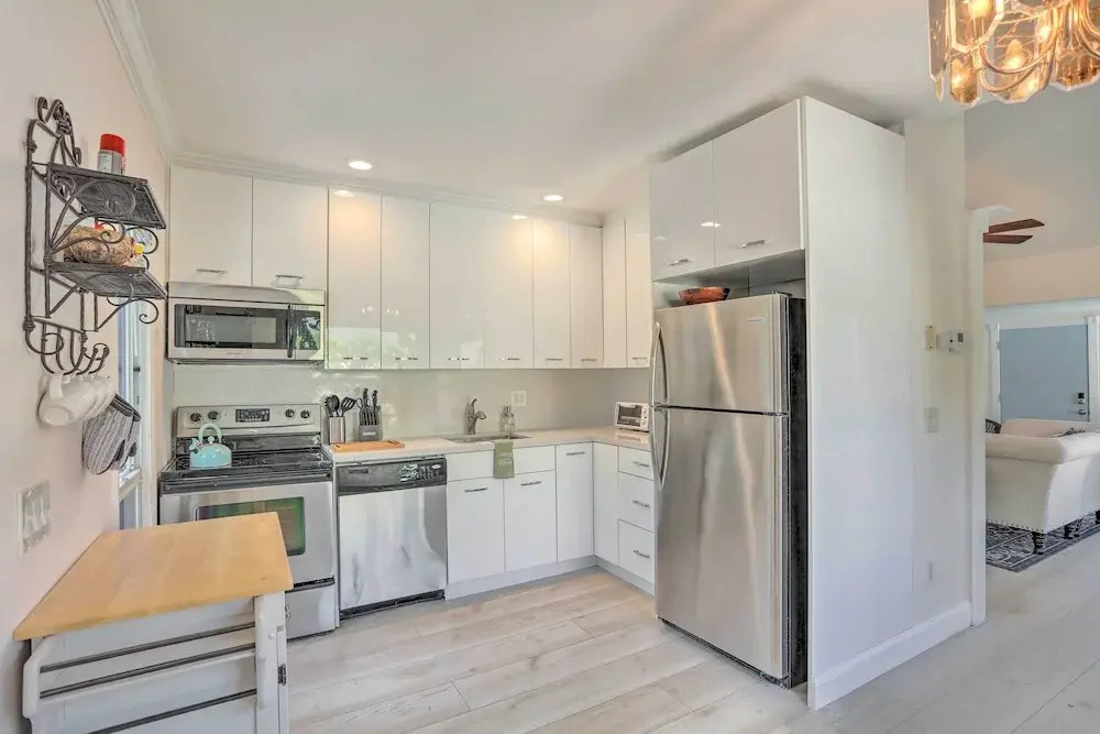 Lovely Cottage Near Downtown Stuart & Beaches