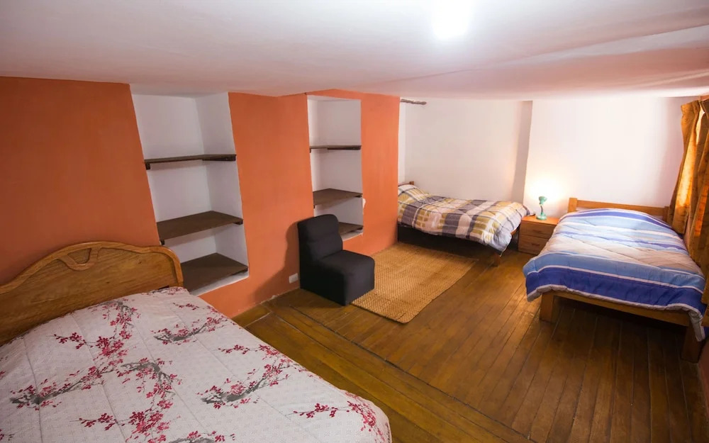 Tupackers Hostel