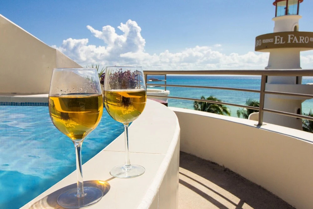 Corto Maltes 205 Ocean Front Condo 2bd 2 Bath