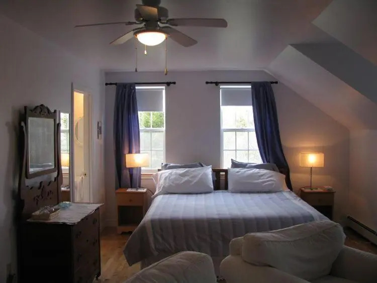 Tulloch Inn & Gifts
