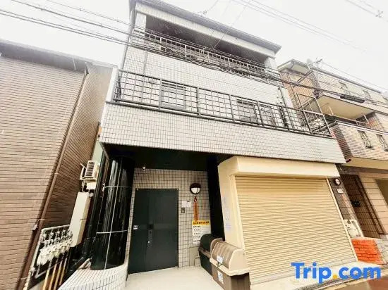 17 bed Osaka tengachaya city heights private house