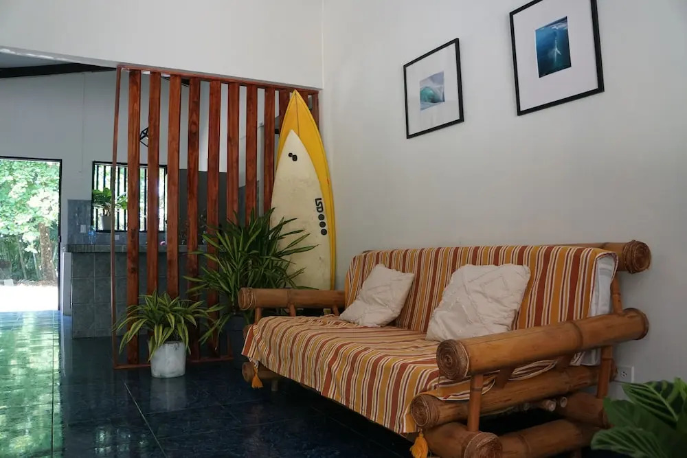 Tropical Camas Surf House