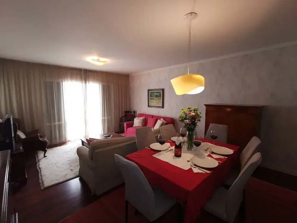 Seaside Escape - 3 Bedroom Apartment Sleeps 6