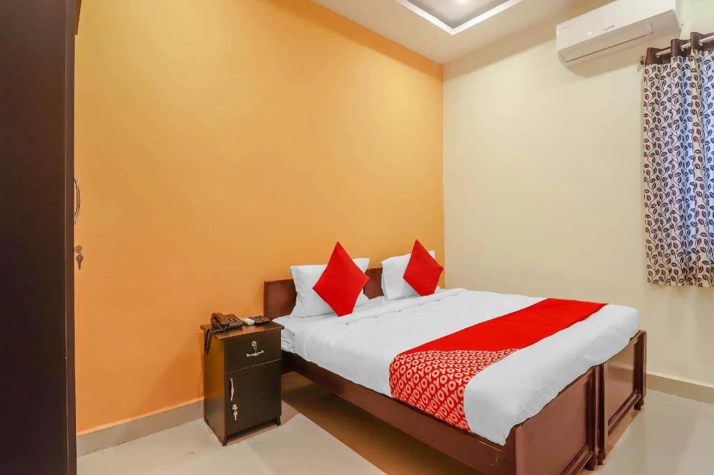 OYO Flagship 76457 Hotel Avasya