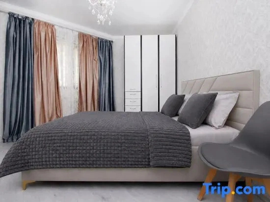 Elif Towers, center 1BR & drinking water gift