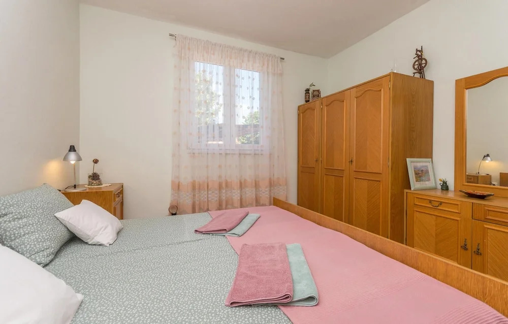Amazing Apartment in Pakostane With 2 Bedrooms