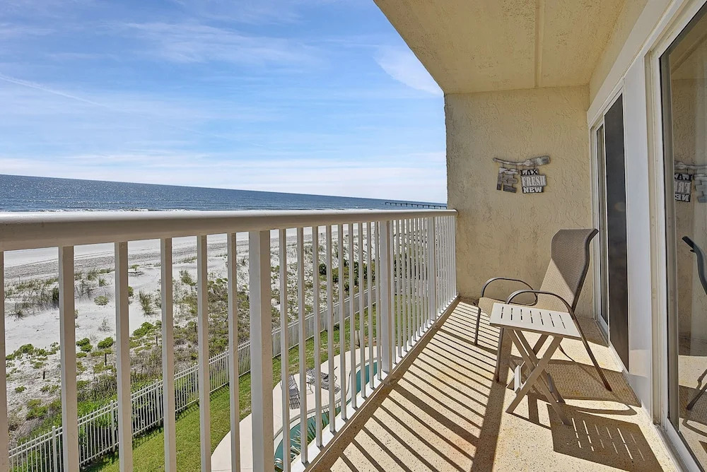 Jacksonville Beachdrifter by Distinctive Beach Rentals