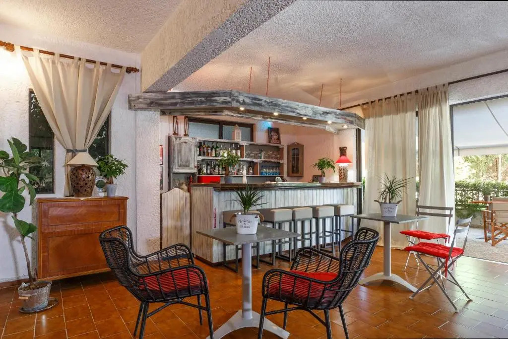 Emmanuel Apartments