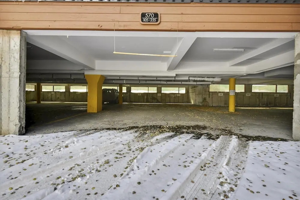 Mountainside  325a 3 Bedroom Condo by RedAwning