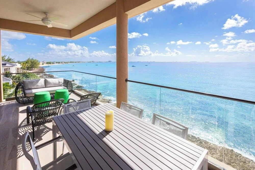 SeaDreams Boutique Condos
