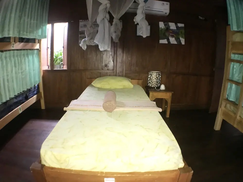 Green Paddy Hostel & Villa
