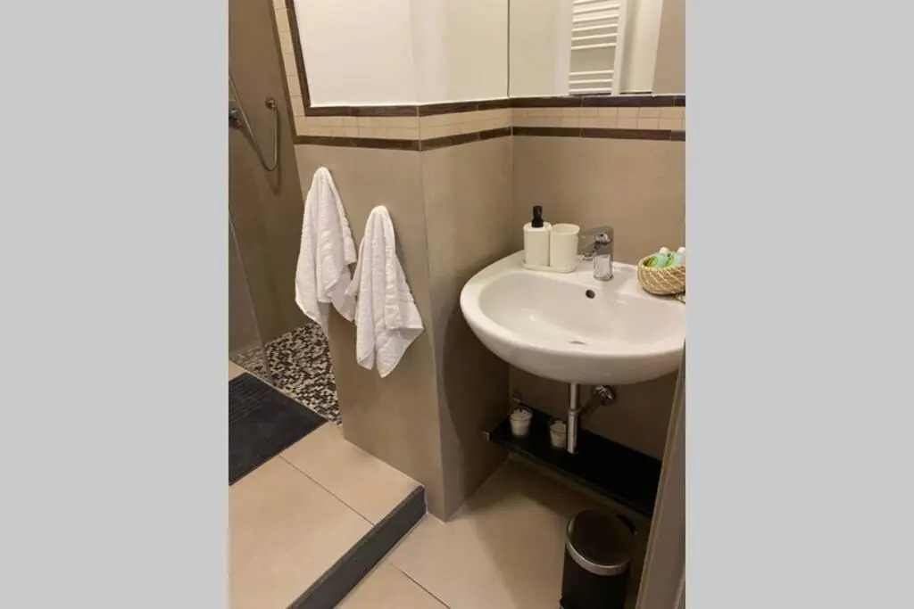 B&B Piano1 Interno5 - Accogliente e moderno bilocale vicino al centro