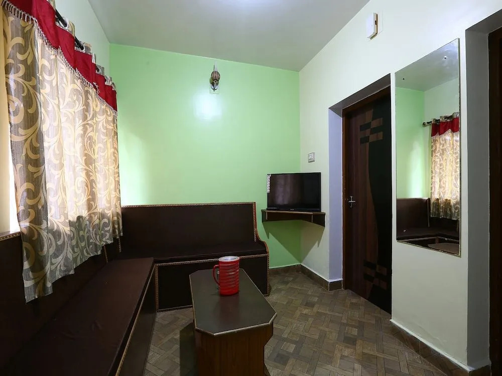 OYO 19919 Home Mountain View 2BHK Ooty Lake