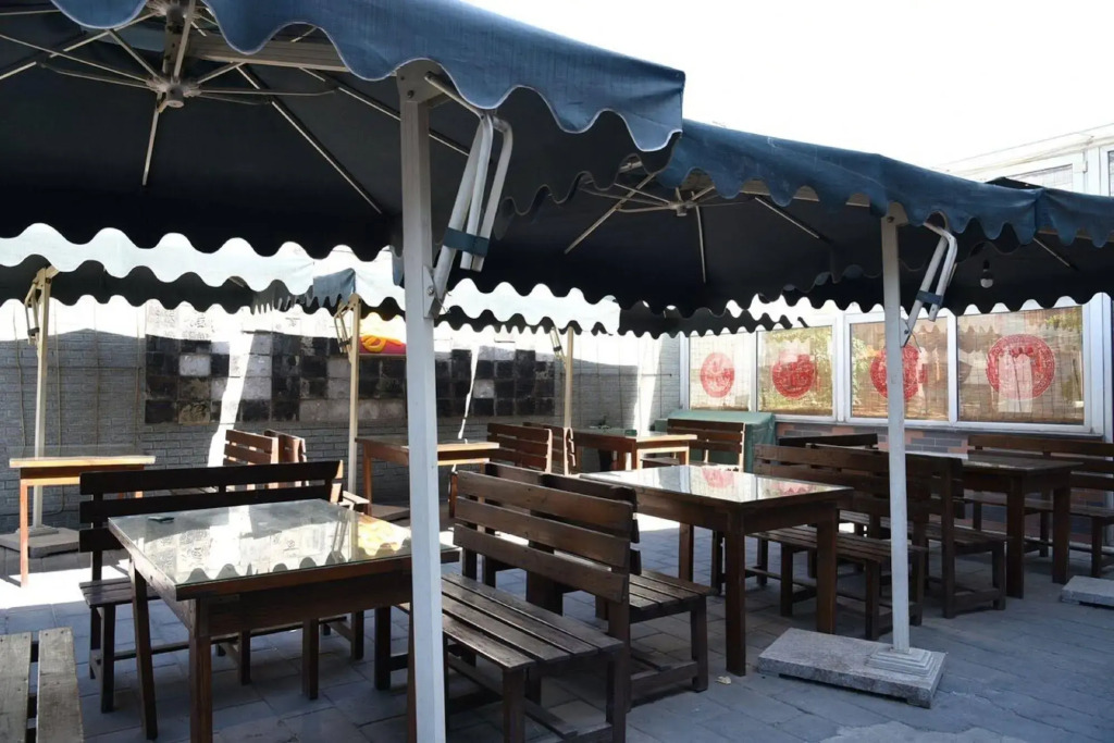 Hutong Inn