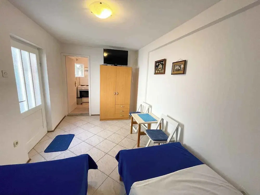 Studio apartment Perovic