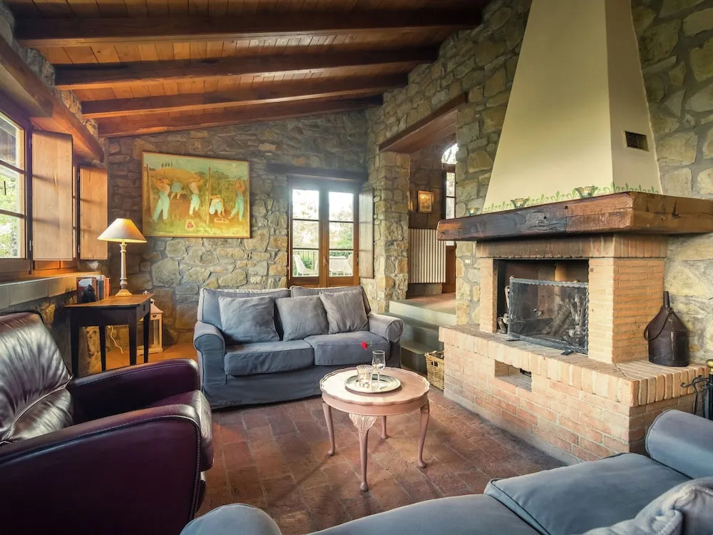 Scenic Farmhouse in Poppi With Swimming Pool