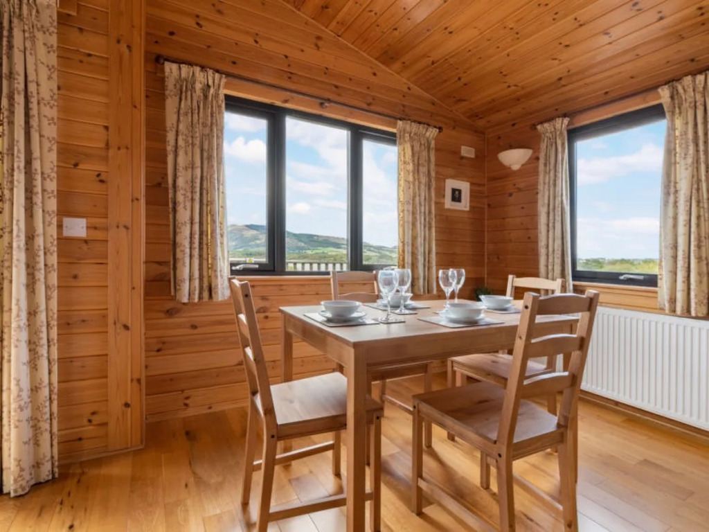 Loch Side Lodge 8