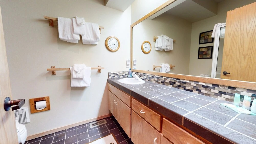 Snowcreek #859 2 Bedroom Condo
