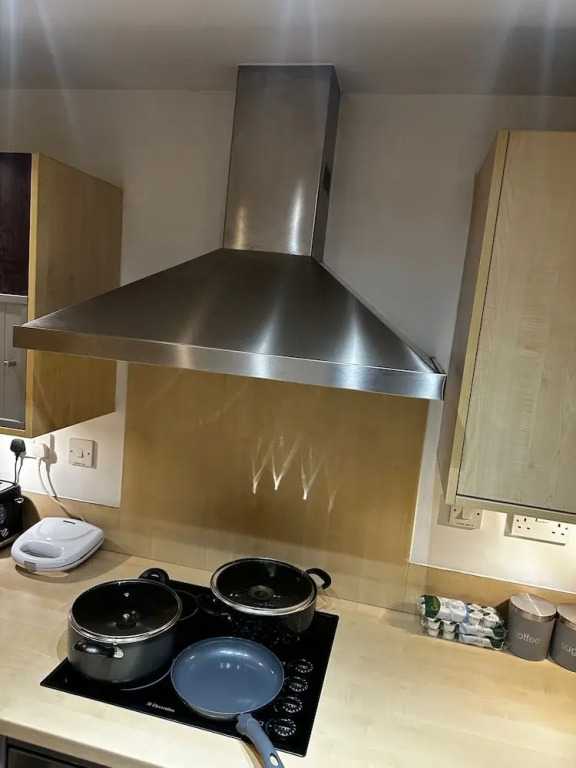 Charming Birmingham Apartment With Mini Balcony and Wifi With a Free Parking
