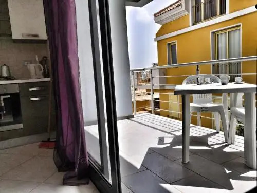 Sal Service Beachside 8