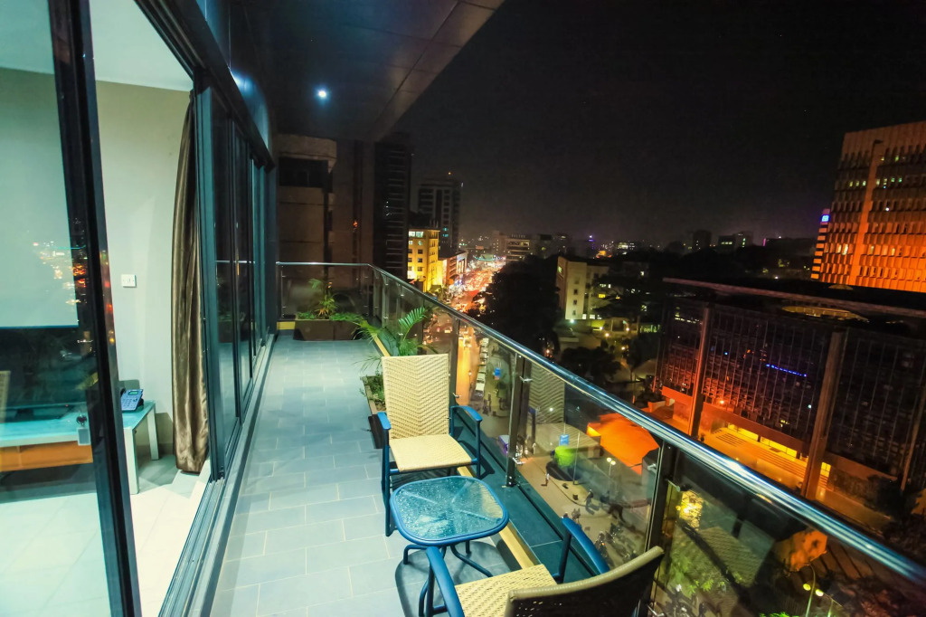 Boulevard Suites