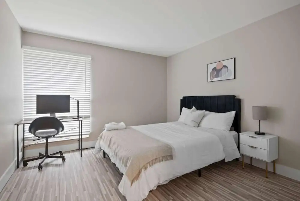 Inviting 2BR 2BA Unit in Rochester Hills