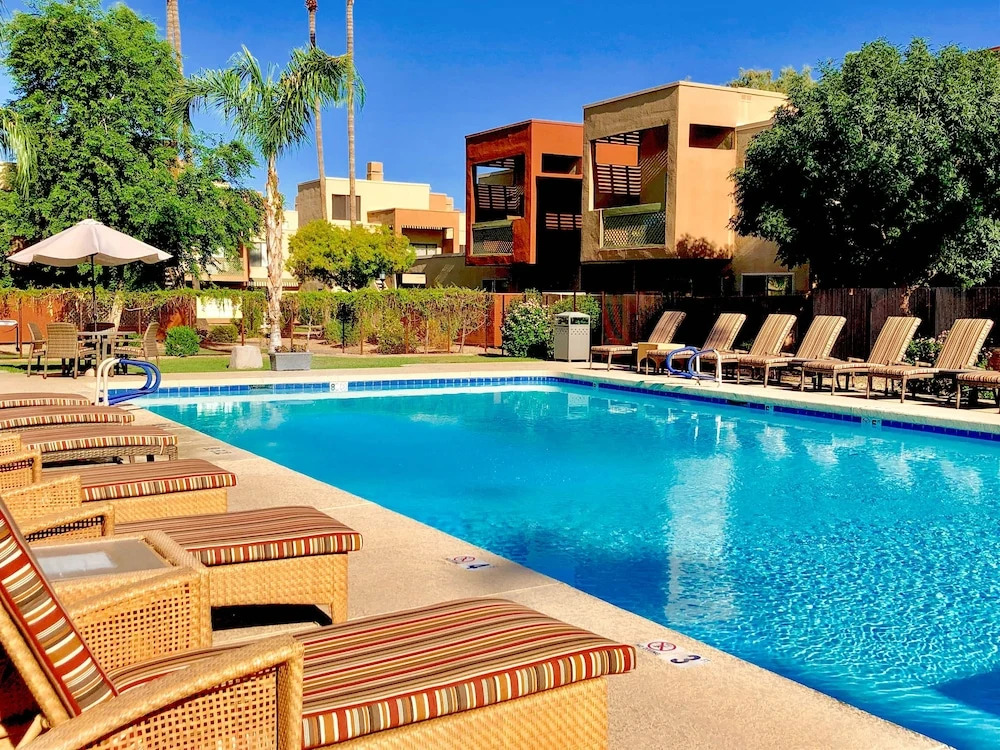 3600 Scottsdale - 2 Br Condo