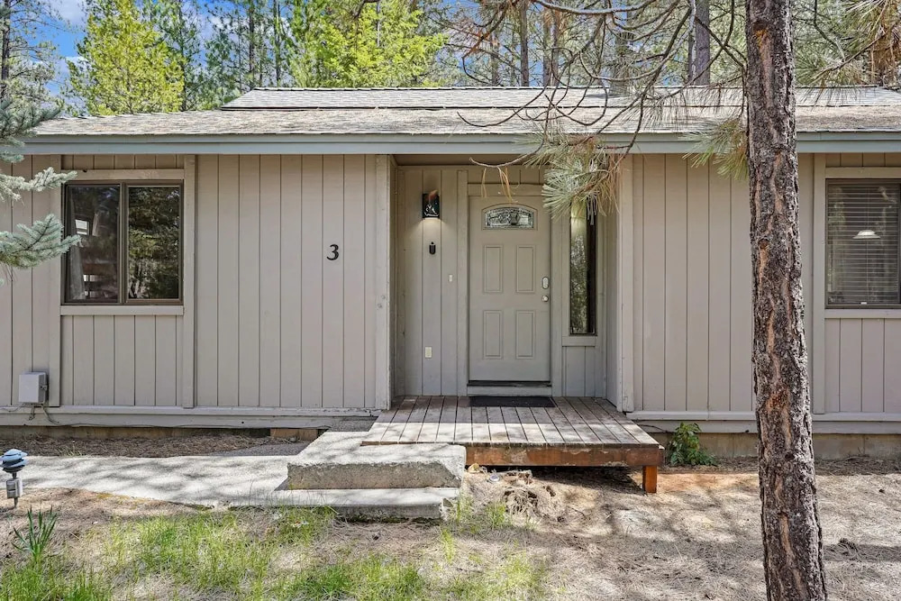 3 Killdeer Lane Pet Friendly Home 3 Minutes Walk from SHARC by RedAwning