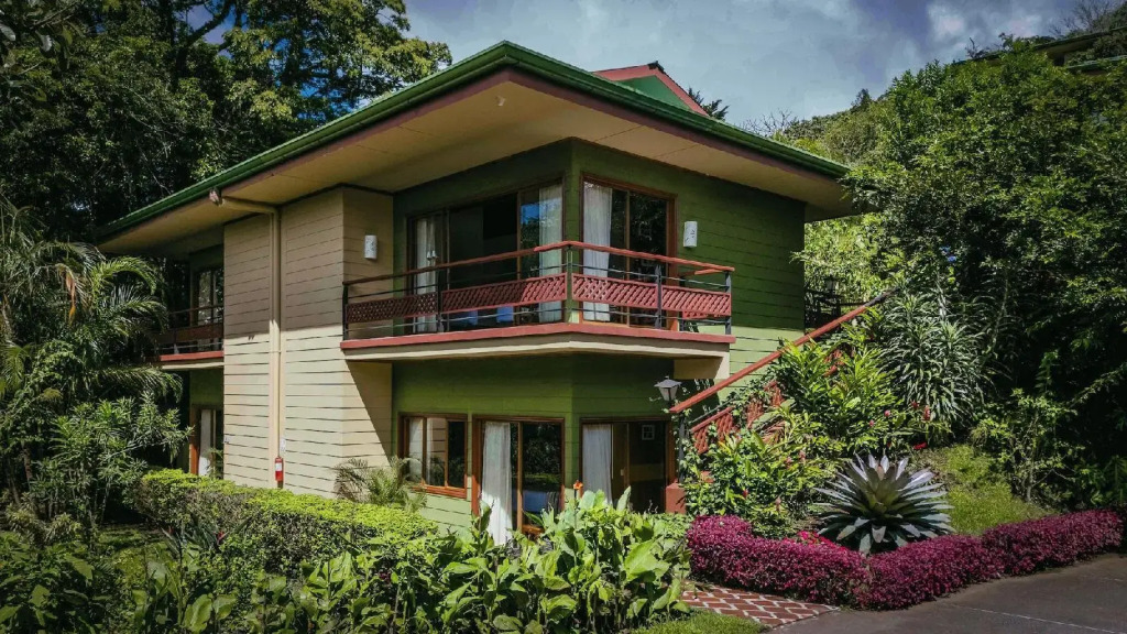 Ficus Sunset Suites