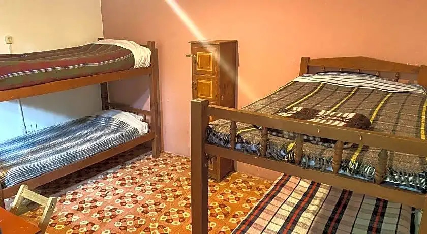 Hostel Qhia