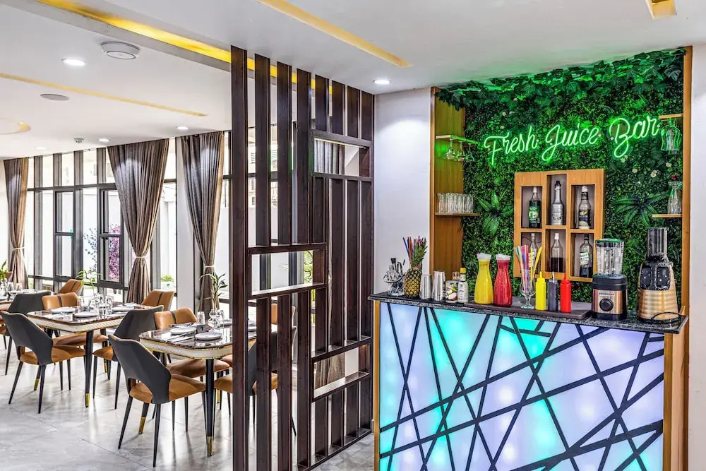 Executive Hotel and Suites