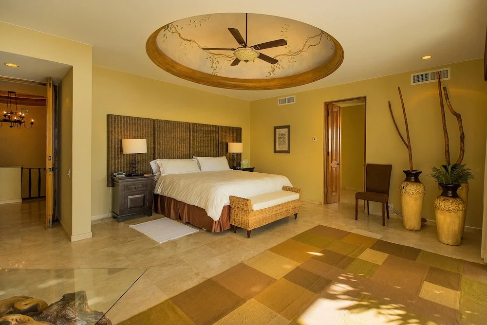 Large 7 Bedroom Home That Fits 18 W/ocean Views at Villa las Flores
