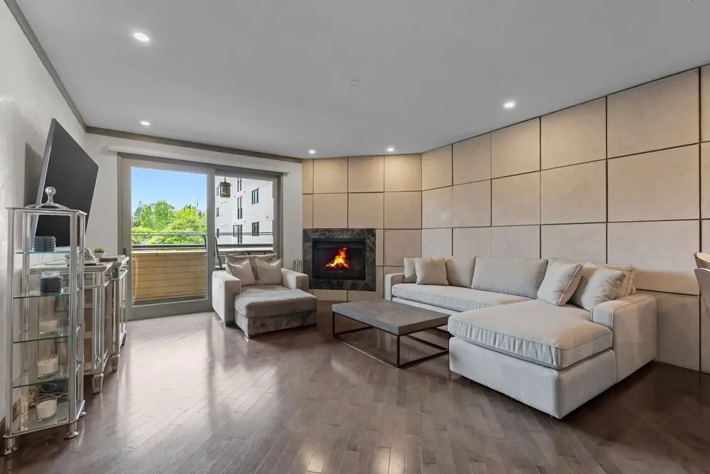 Stylish Westwood Condo