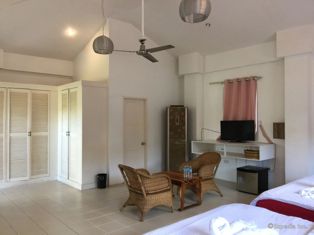 SunzEn Palawan, Resort