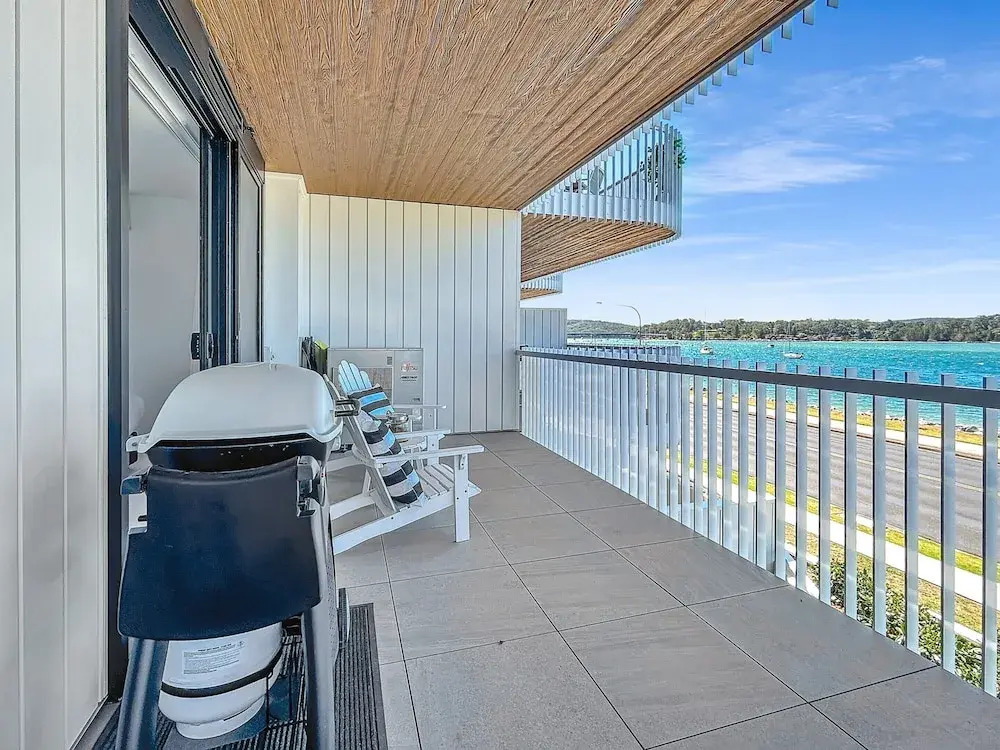 3-bed: Riverfront Alfresco Dining & Rooftop Pool
