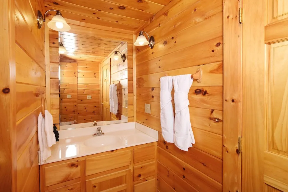 Smoky Treehouse Lodge #614