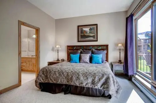 Cedars 18 - Ski-In/Ski-Out Apartment