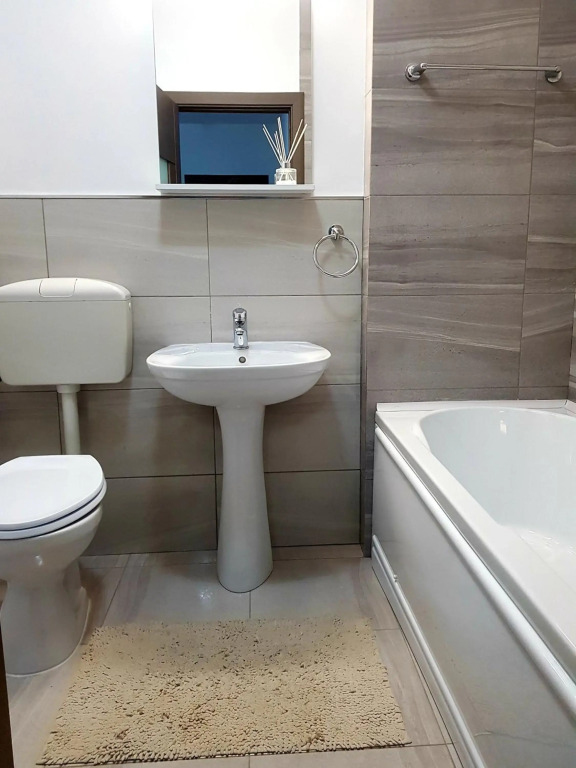 HappyHome Central Deluxe Apartments