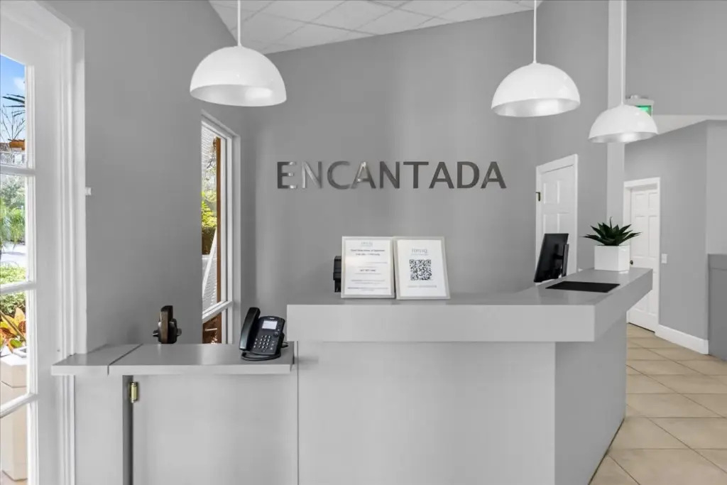 3 Bedrooms 25 Bathrooms Encantada 3122 Yl