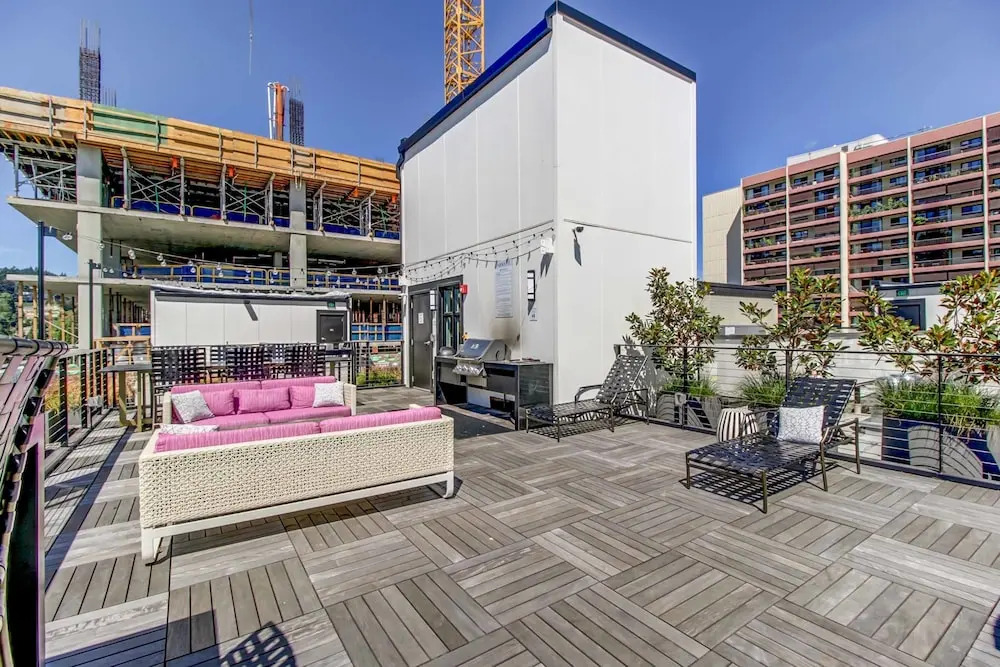 Pelicanstay at Portland University