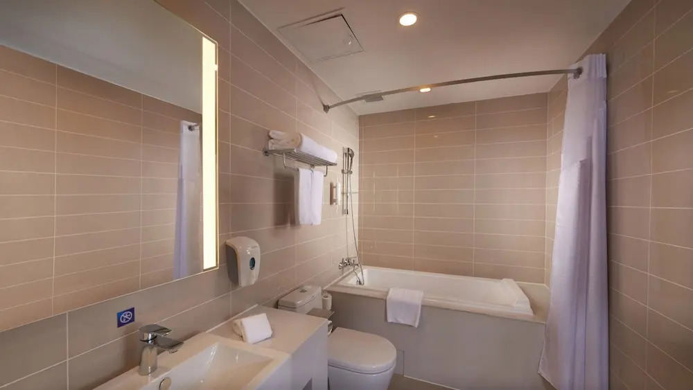 Holiday Inn Express Shenyang North Station