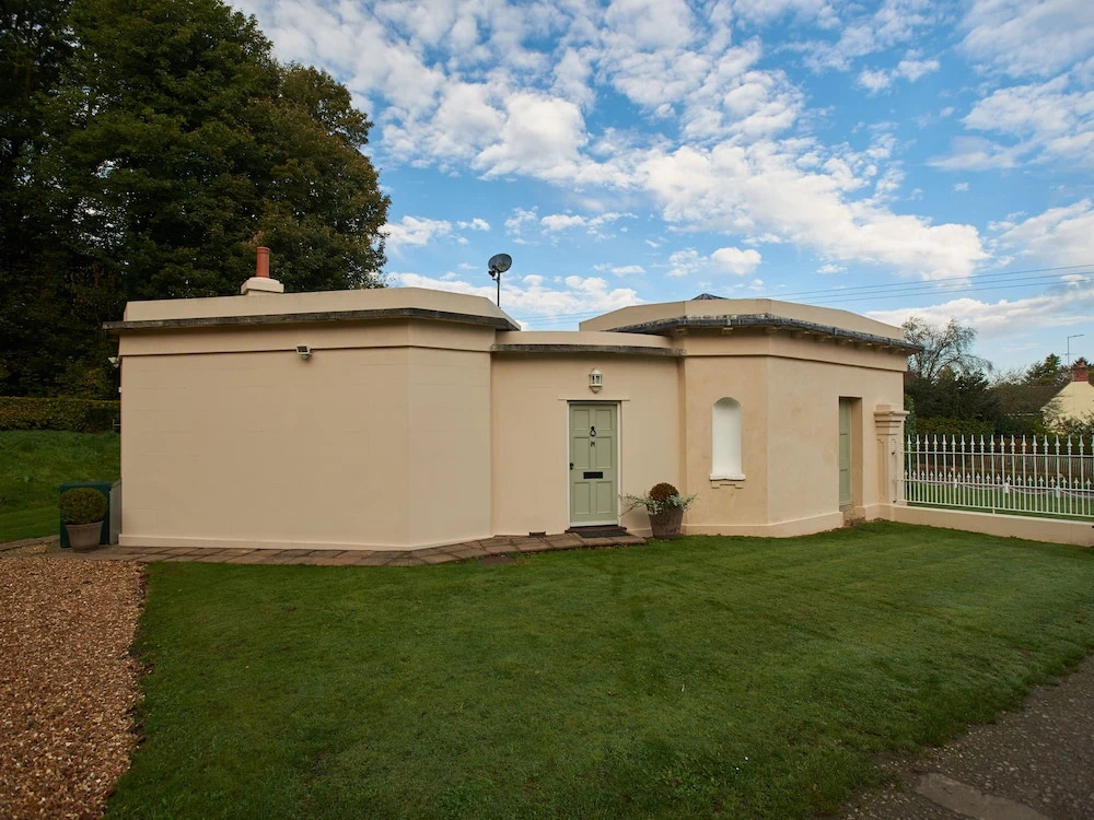 West Lodge