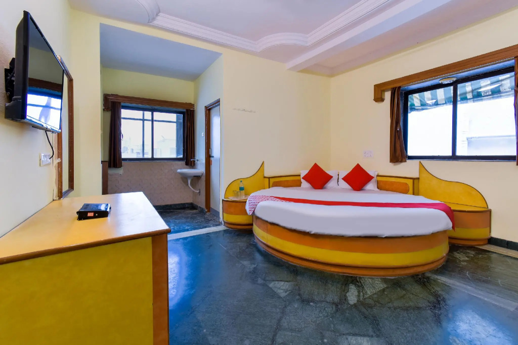 OYO 26631 Ananda Sai Residency