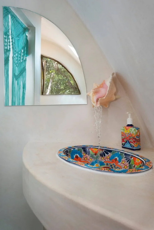 Unique Jungle Dome Ha With Kitchen