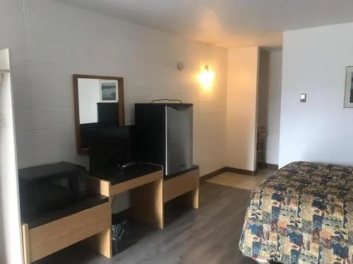 Raven Motor Inn